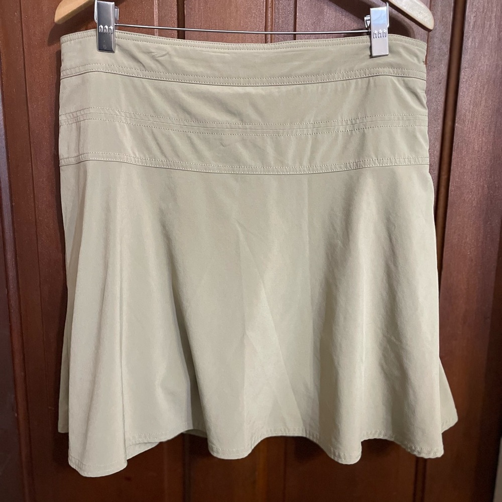 Athleta women's size 16 khaki athletic skort